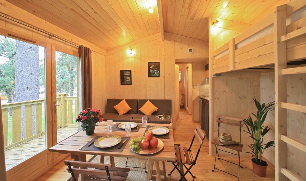 Albirondack Camping Lodge & Spa Værelse billede